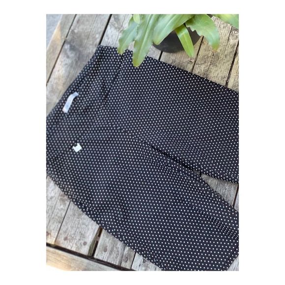 Black Polkadot Flocked Bermuda Shorts Stretch - Picture 5 of 8